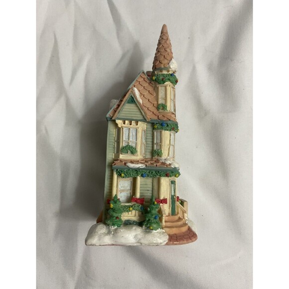 Carlton Cards Ornament Christmas Town Inn Bed and Breakfast Victorian 1997 - Picture 4 of 7